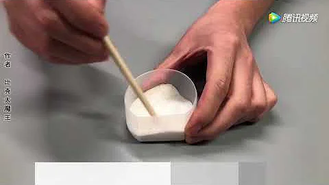 燃气灶重油污难清理，奶奶教我一招去污法，不用一滴水轻松洗净 - 天天要闻