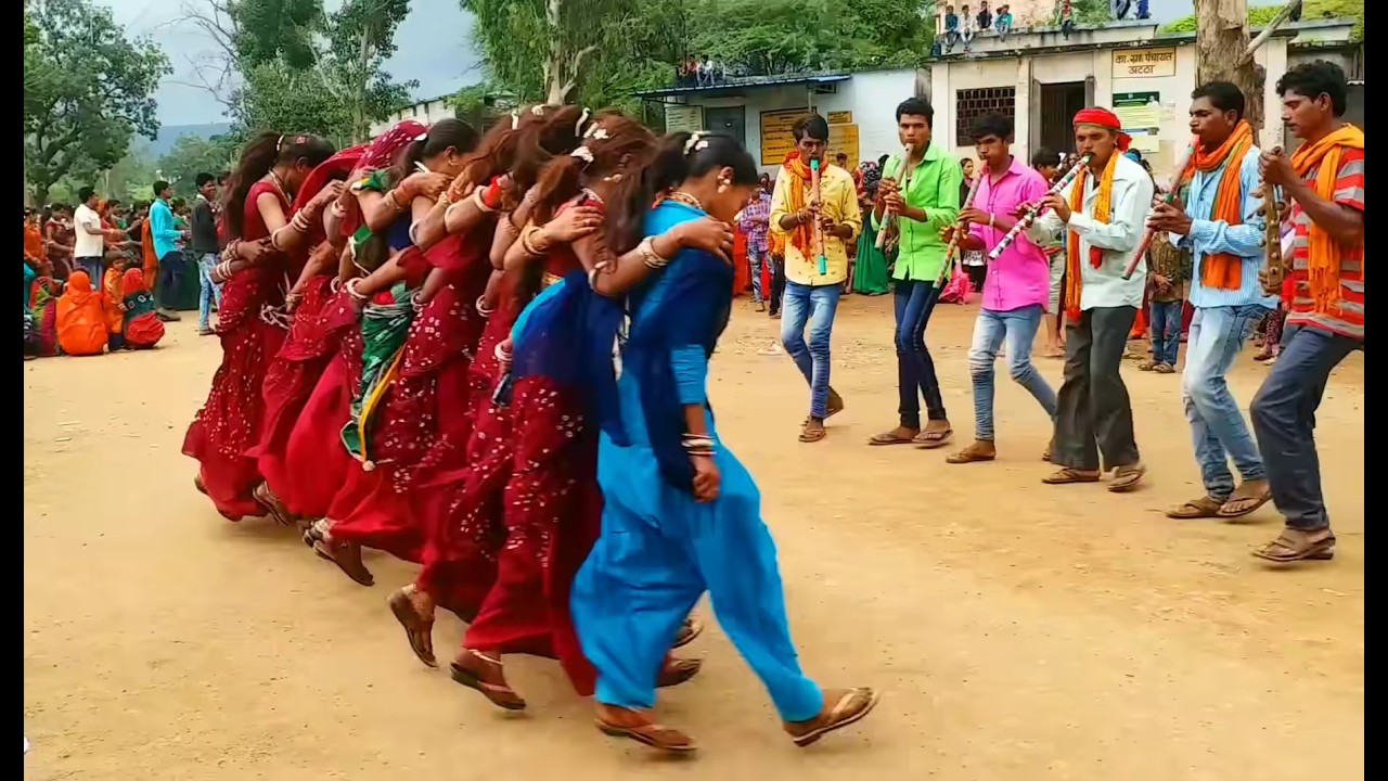 पानी भरने जाय जुवानाय  // Adivasi Video Song // Aadivasi Of Alirajpur Jhabhua
