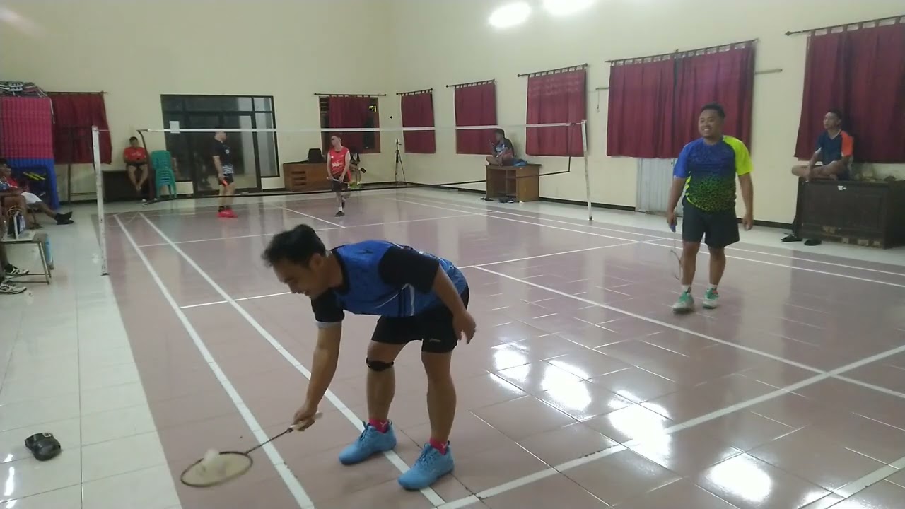 PB. ELEMEN  Grade B (Bayu/Titis Vs Septian/Daniel) Main Happy - Latihan Badminton Rutin Banyumanik