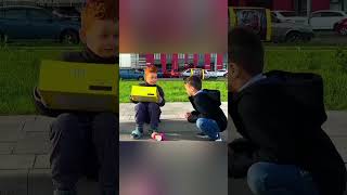 Die Frau Verachtete Den Armen Jungen Aber Der Junge Tat Folgendes ...