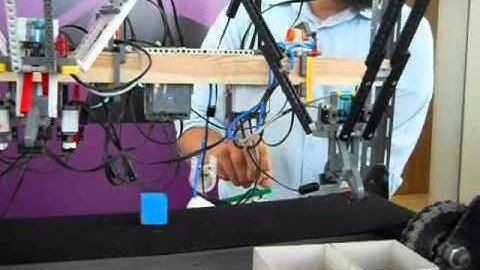 Lego Delta Robot - Moves a block