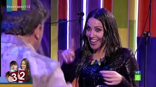 Bataille d'eau - Irene Junquera - En robe noire arrosée dans un jeu tv