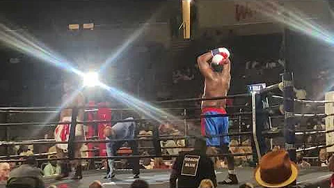 Rodney Hines (11-0) Defeats Craig Lewis (14-5-1) D...