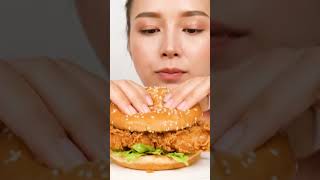 BURGER ASMR #ai #mukbang #aiartmodellookbook #asmrfood #aivideo #food #foodsounds #eatingsounds