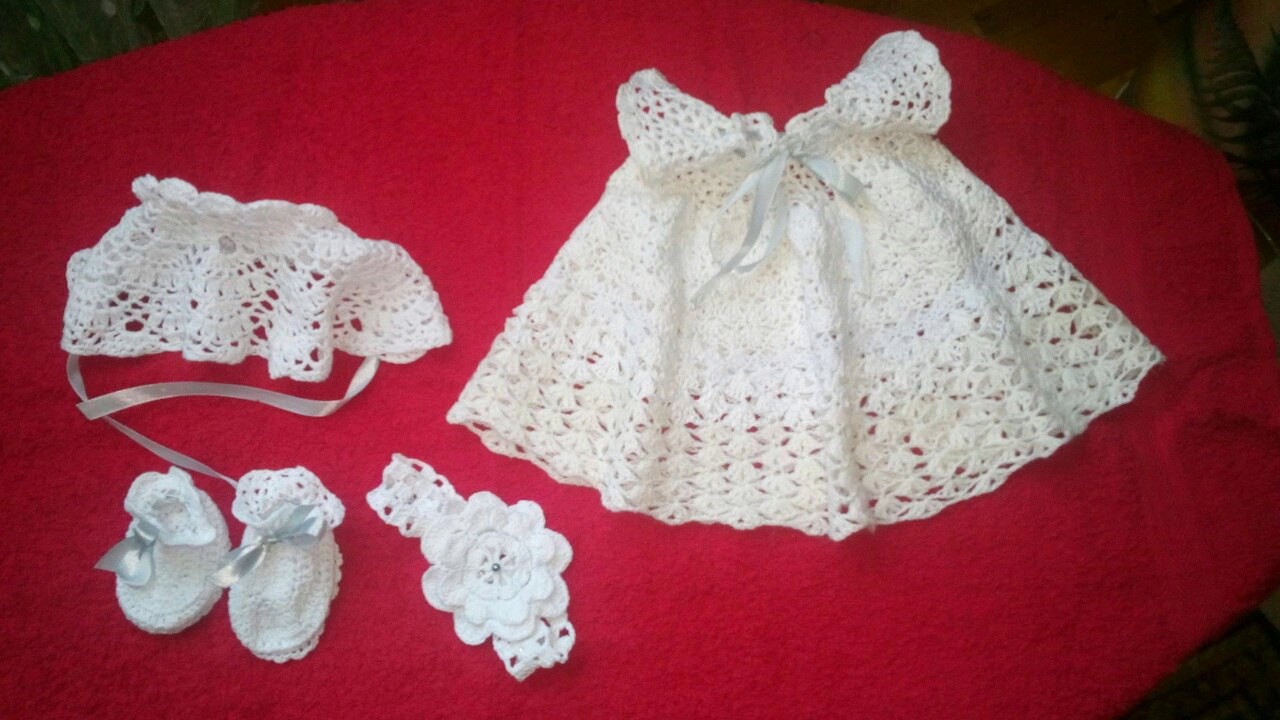 Vestidos de bautizo para niña tejidos en crochet muy -