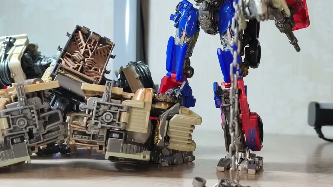 Optimus Prime vs Sentinel Prime vs Megatron stop motion