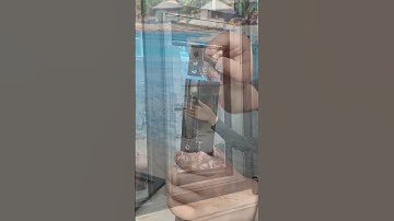 Drifting pocket lock with diamond mesh screen window, with left and right retractable design