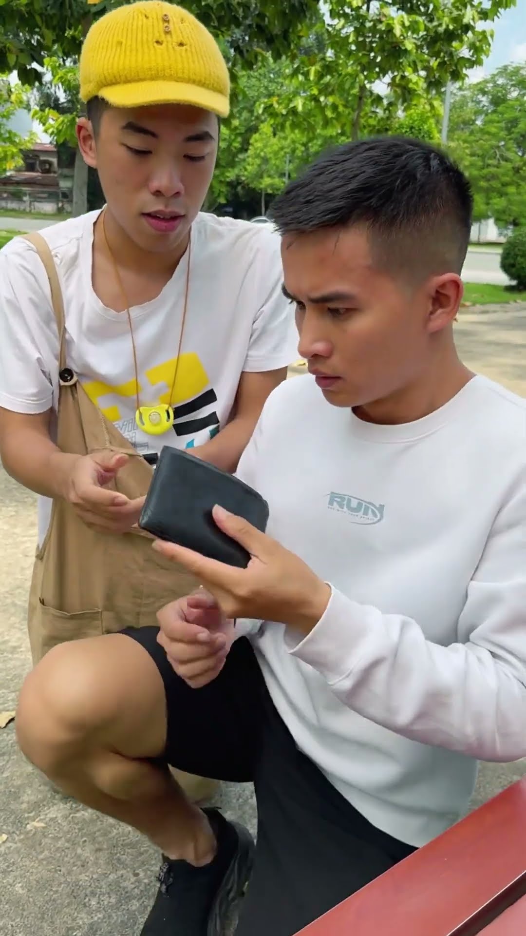 LNS - Cô ấy là tên trộm chuyện nghiệp || She is a professional thief #shorts