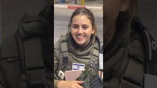 عربي يصافح جندية إسرائيلية 😱😒😂