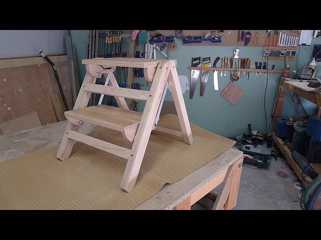Travail du bois- Fabrication d'un escabeau pliant / how to make à folding  wooden stepladder 