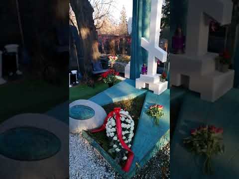 Video: Oleg Tabakov sa nedokázal obmedziť na pohrebe Panina