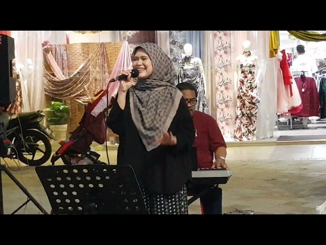 fara buskers kasi lagu yang duk tengah viral-Alamak Raya Lagi class=