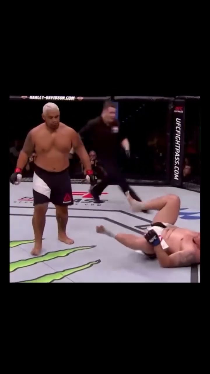 Knocked him ? Via - @ufc #knockout #mma #combatsports