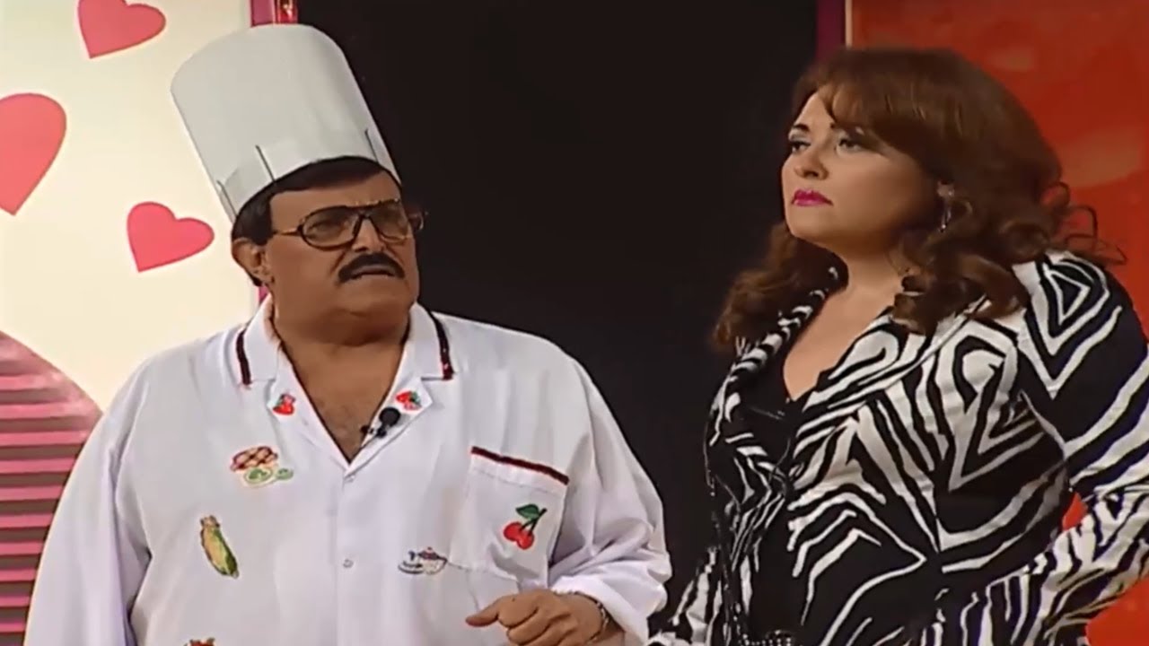 نهال عنبر تحرج سمير غانم على المسرح وتقوله بوسنى