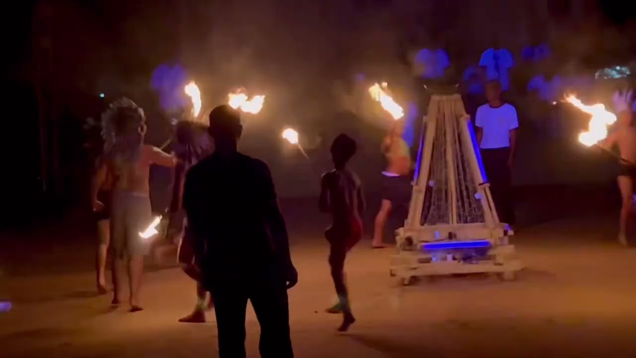 ซูลูรอบกองไฟ พิธีรอบกองไฟ จุดไฟ ชุมนุมรอบกองไฟ ลูกเสือ-เนตรนารี ค่ายพระมหาเจษฎาราชเจ้า สัตหีบ