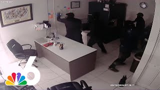 RAW VIDEO: Thieves break into Miami jewelry store through hole in the wall