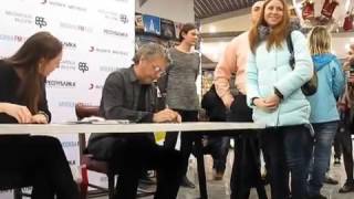 An autograph session - Jean-Michel Jarre 26/11/15 part 3