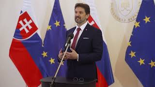 R. KALIŇÁK: ŠIMEČKOVCOV V PRÁCI NEUVIDÍTE, ALE DOVOLENKOVAŤ A KRADNÚŤ DOTÁCIE, TO VEDIA PARÁDNE