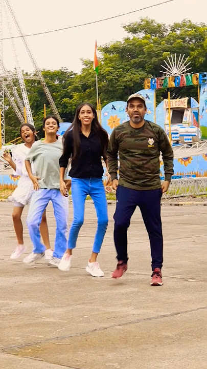 Dancing with three lovely ladies 😍🤩 #music #dance