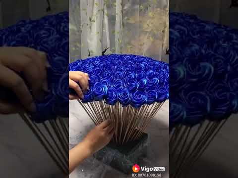 Making blue rose Bouquet