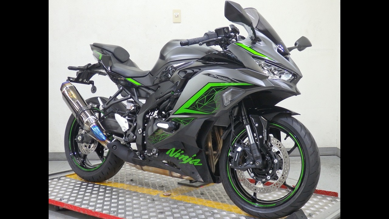 77074 Ninja ZX 25R BEETサイレンサー 始動動画 - YouTube