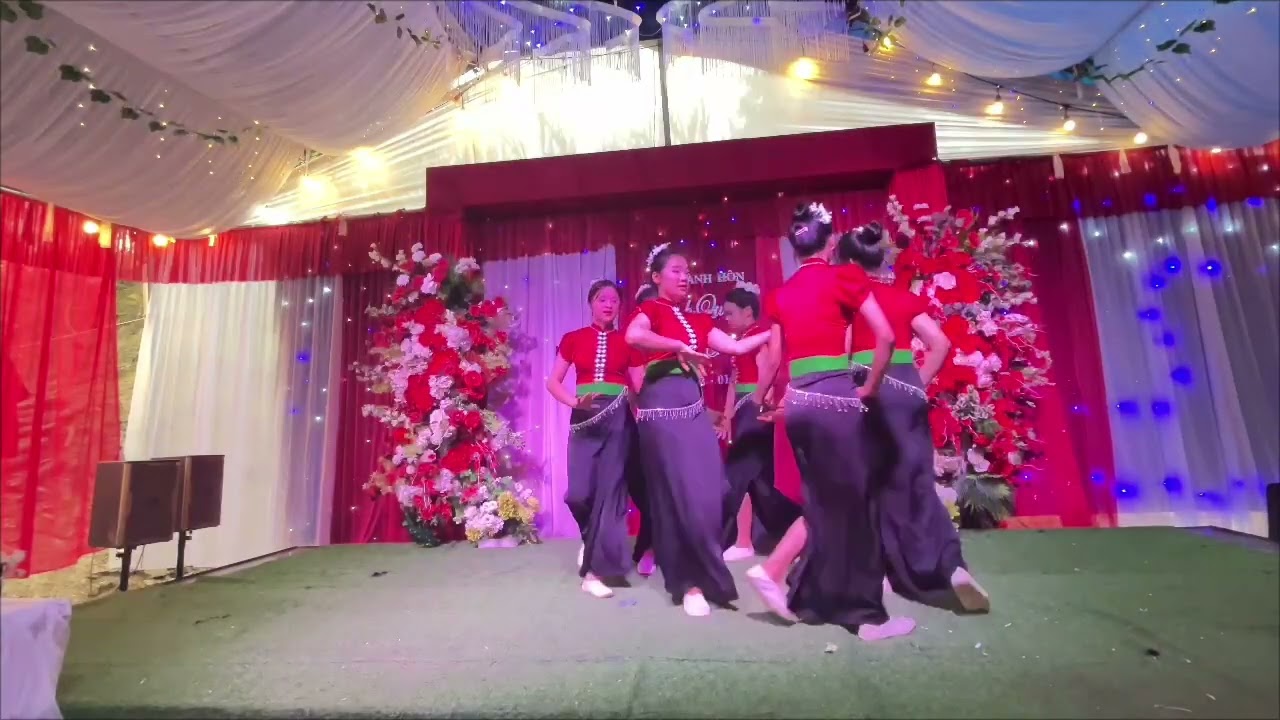 Vũ Điệu Lăm Tơi Remix do nhóm múa Bình Minh thể hiện chúc mừng LTH của CR Minh Quang CD Diệu Châm 