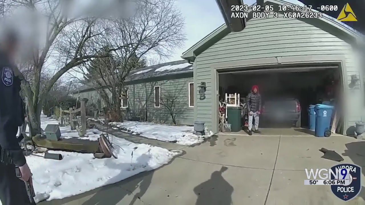 Aurora police release footage of officers shooting a knifewielding man