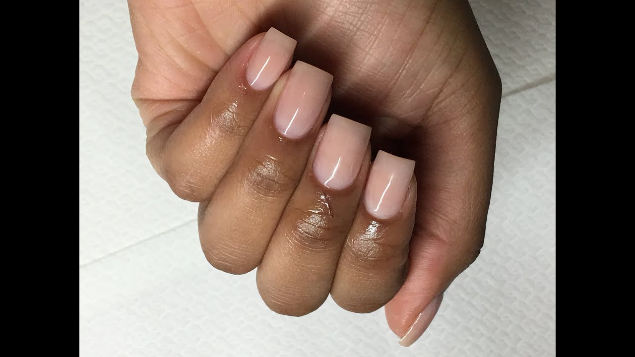 What's The Difference Between Dip Nails And Acrylics?