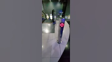 Mitsubishi escalator no entry metal pole #shorts #mitsubishi #noentry