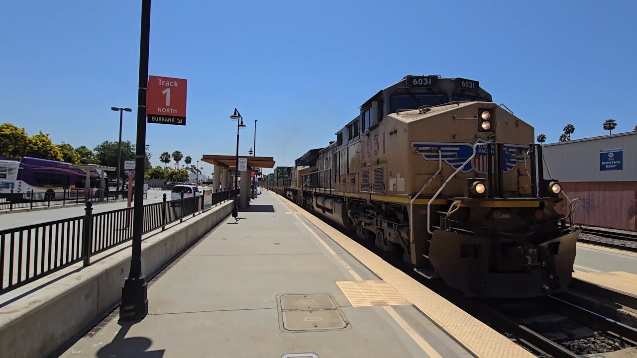 Union Pacific Intermodel Train - YouTube