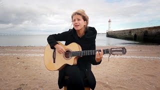 Festival Les Escales 2016 - Selah Sue - "I Won't Go For More" en session acoustique chords