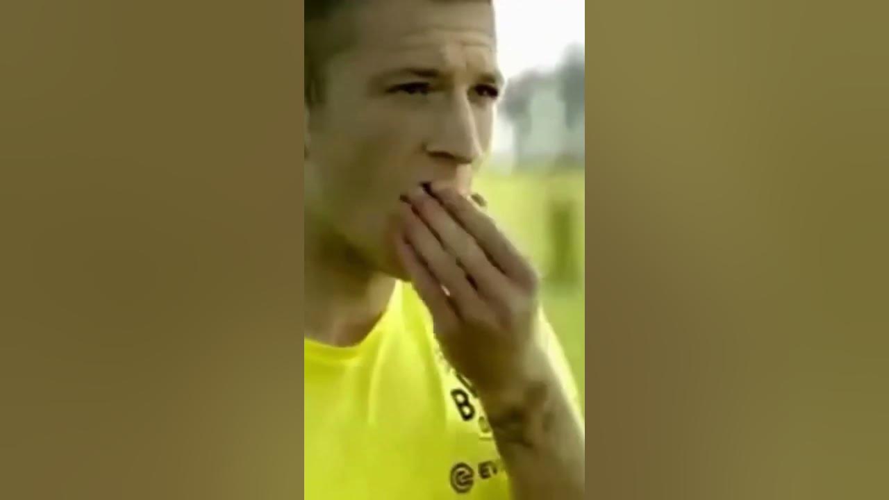 Da Bleibt Man Die Komplette Halbzeit Mit Cool www.youtube.com