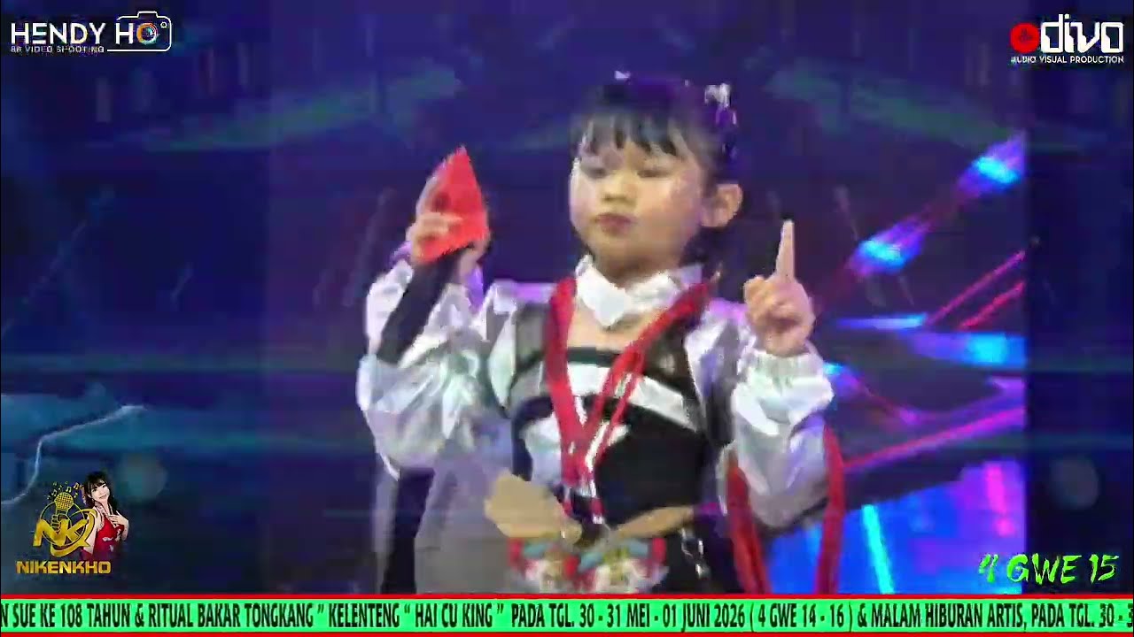 你看你看月亮的脸 Ni Kan Ni Kan Yue Liang De Lian (Calvina Xie) 