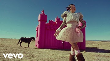 BENEE - Princess (Official Music Video)