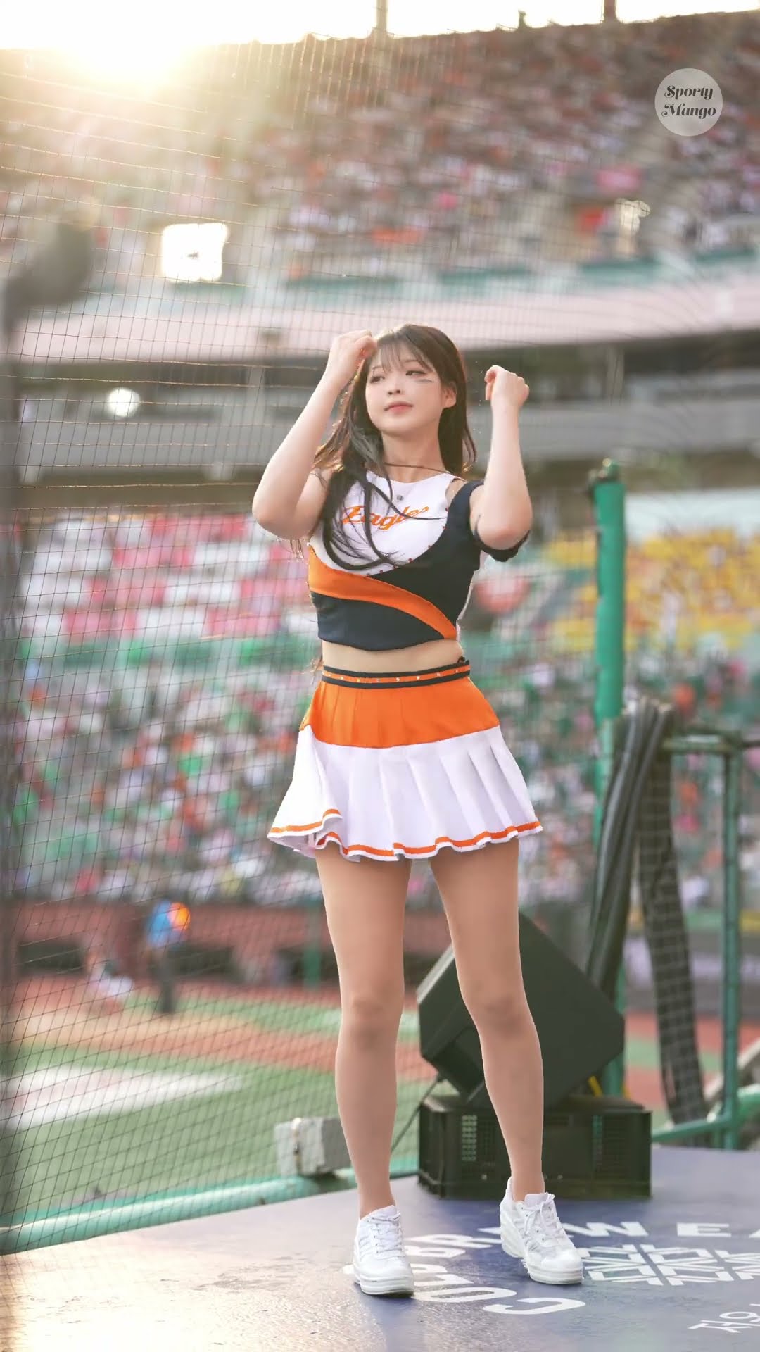 Cheerleader Choi Seok-hwa in the sunlight