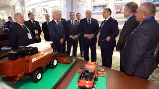 Лукашенко: Хороший сыр! Я люблю этот сыр! // Что показали Президенту на выставке "Знак качества"?