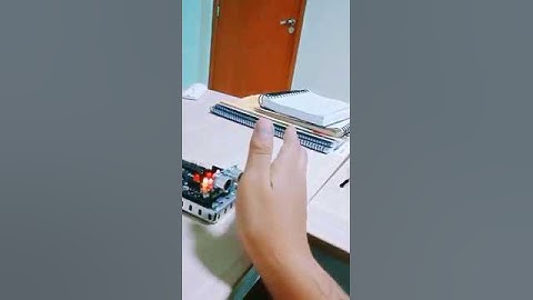 Projeto de Robótica: Detecção de Obstáculos com Sensor Ultrassônico!