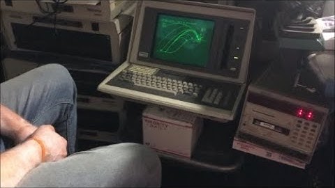 Tektronix 4041 playing Artillery game