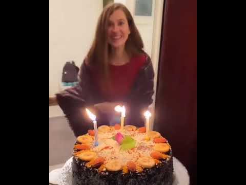 احمد تانسو تاشانلار يحتفل بعيد ميلاد حبيبته وخطيبته اويا اونستاسي حلوين