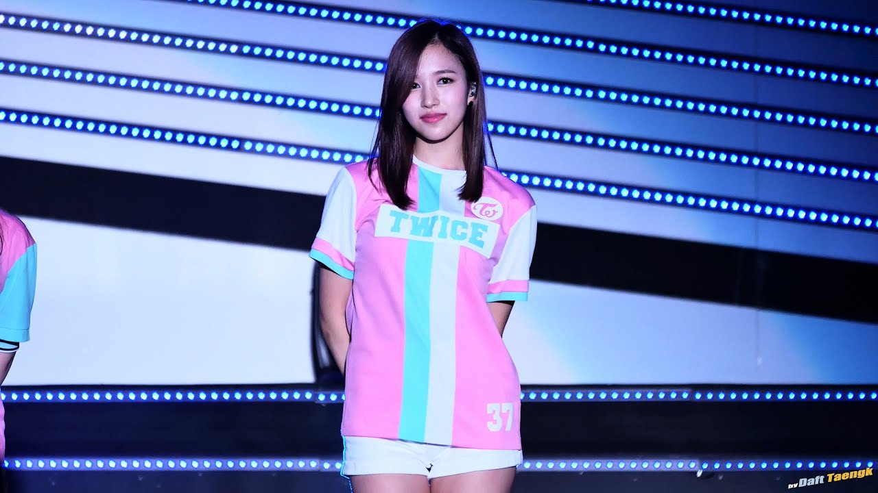 160911 월드 프렌즈 뮤직 페스티벌 - 미나 '소중한 사랑' 직캠 by DaftTaengk