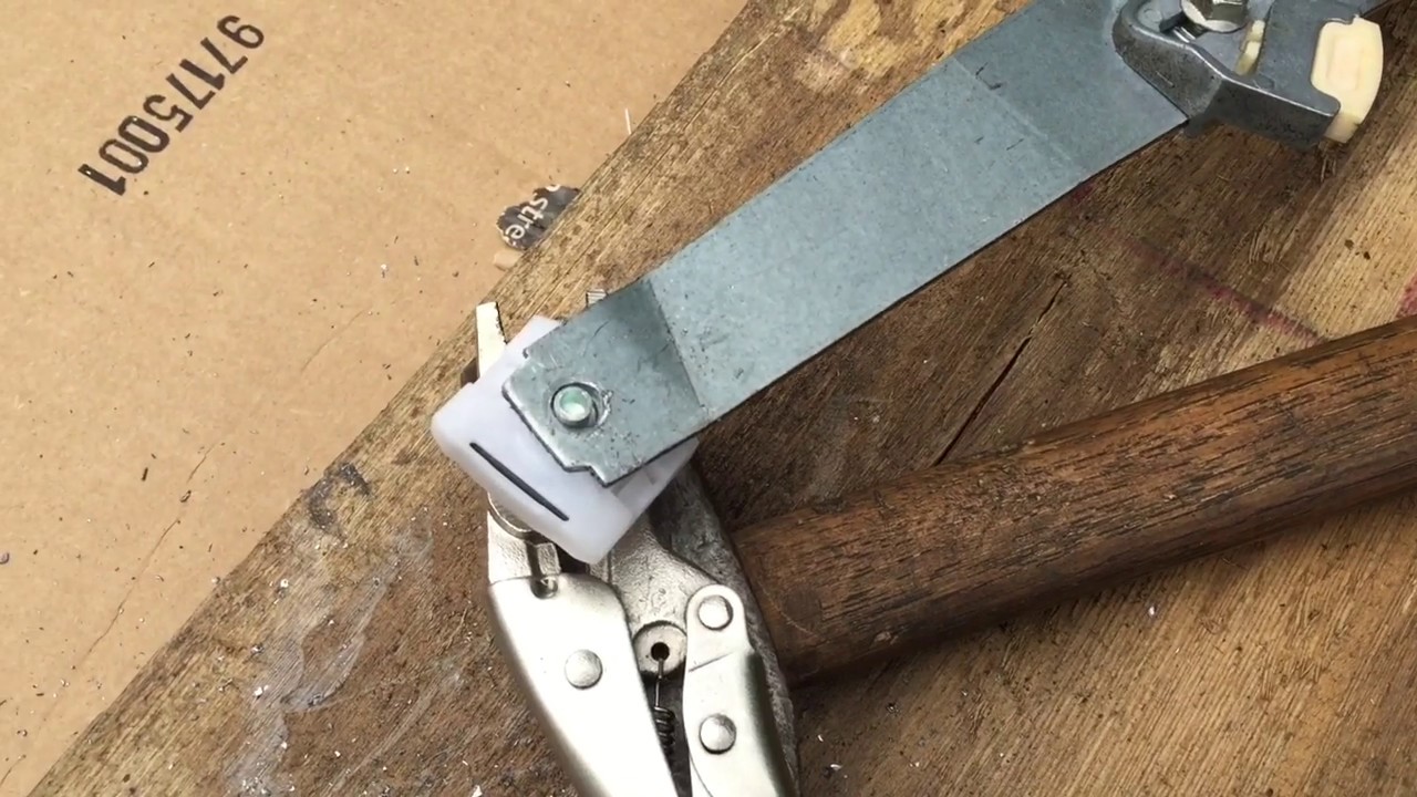 Replacing the window regulator guide on W126 SClass Benz YouTube