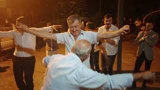 Dünürler Damadın Etrafını Sardılar. Oyun Havaları Ile Coştular.