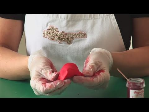 How To Do Red Fondant