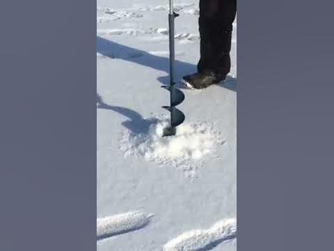 Ice Fishing Drilling Hole with hand Auger (Reverse Video) 