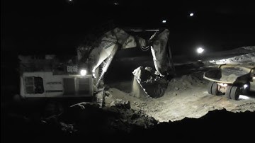 Liebherr R 9350 Excavator Working Through the Night!