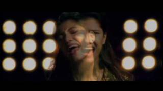Miniatura de vídeo de "Elisa - "The waves" (official video - 2004)"