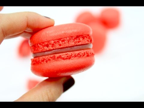 видео: Макарон клубничный / Много нюансов и теории / Strawberry macarons