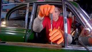 How To Refit an Interior: Jaguar Mk2 - Wheeler Dealers