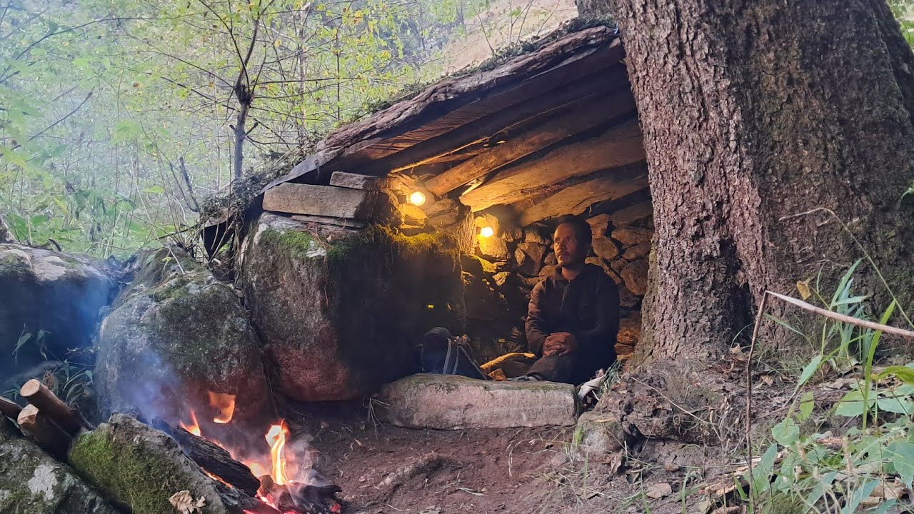 Bushcraft Survival Shelter: Building a Solo Hut in the Woods - YouTube