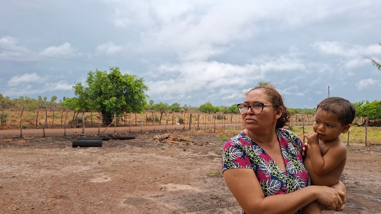 Fomos pro Interior na Chuva 🌧️ | A Égua Parida, Um Passeio e os Porcos na Fazenda 